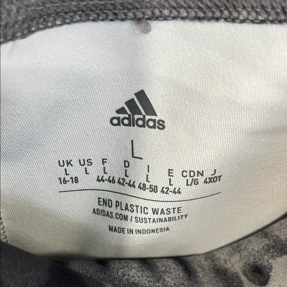 Adidas Monochrome Leaf Pattern Leggings - Picture 4 of 4